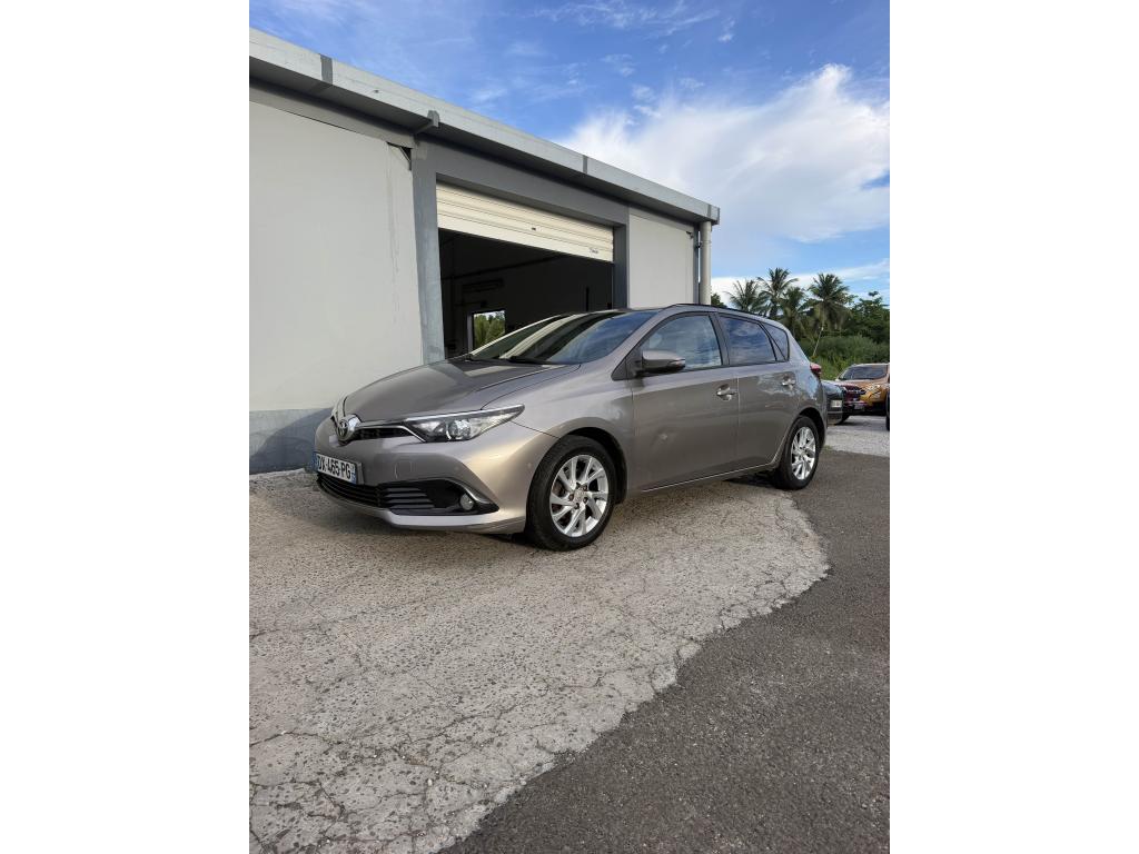 TOYOTA AURIS 132 VVT-i  II 2013 BERLINE Dynamic PHASE 1