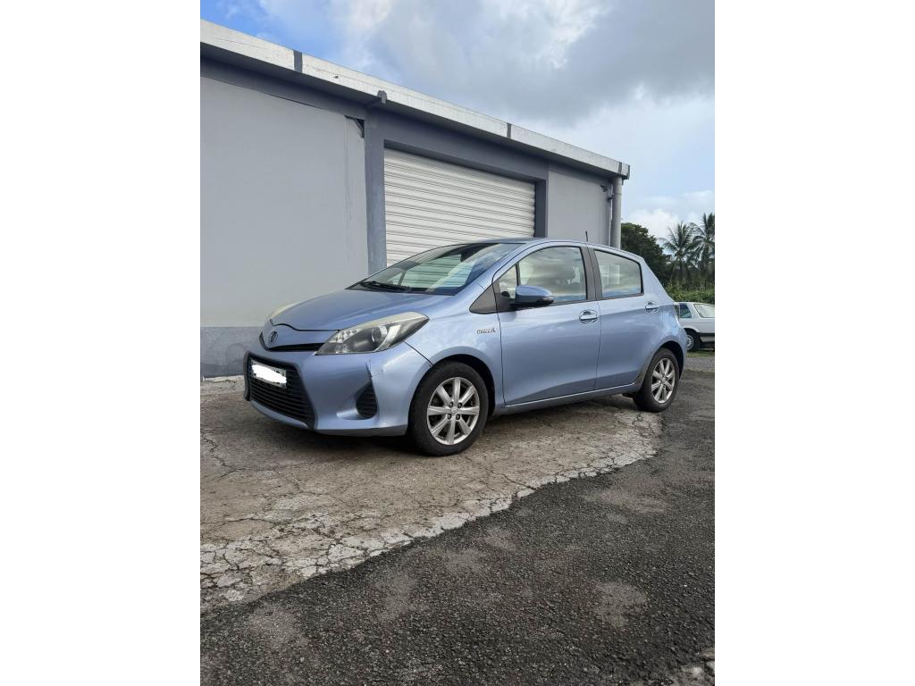 TOYOTA YARIS Hybride 100h - BV CVT  III 2011 Dynamic PHASE 1