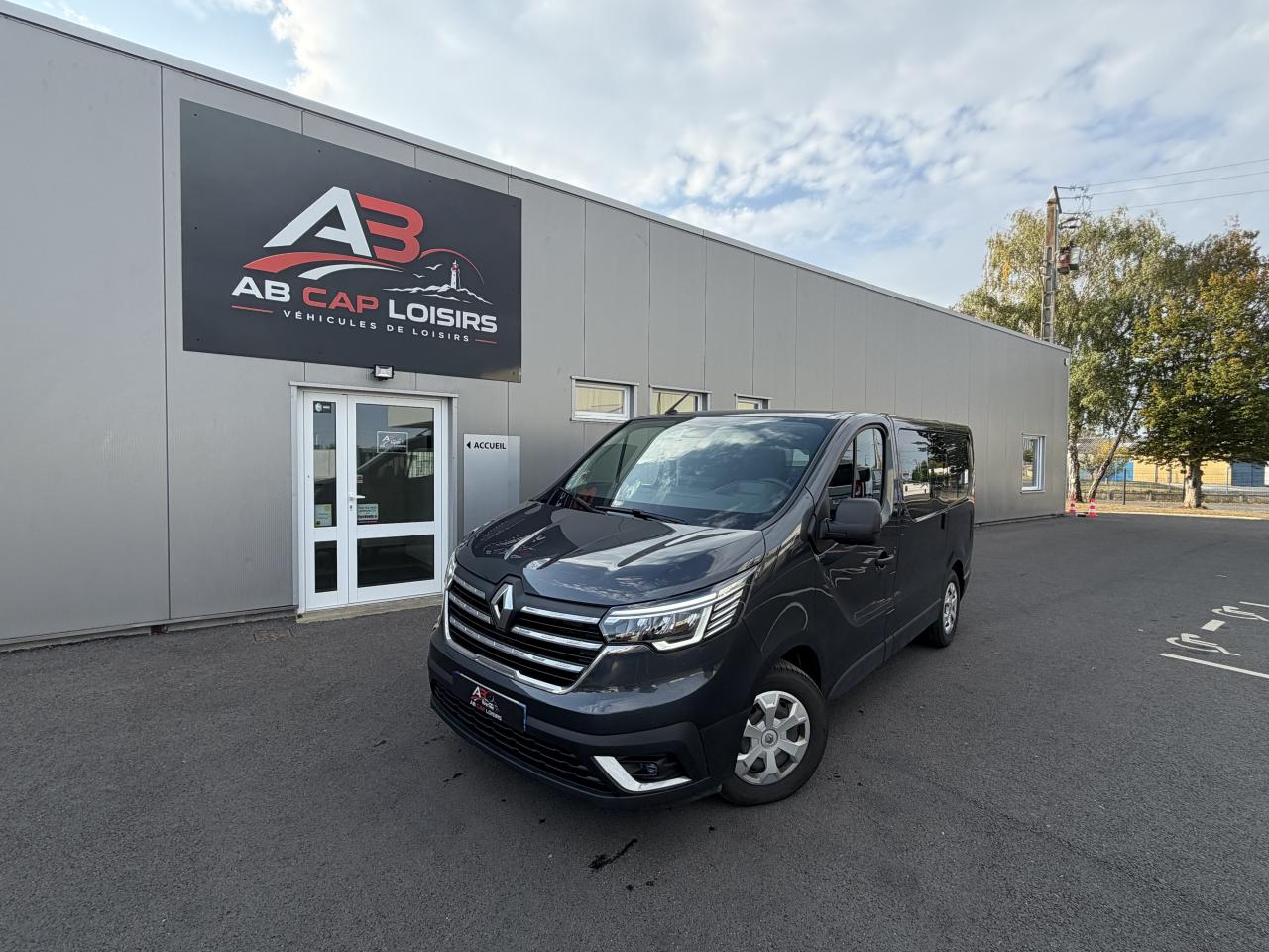 RENAULT TRAFIC