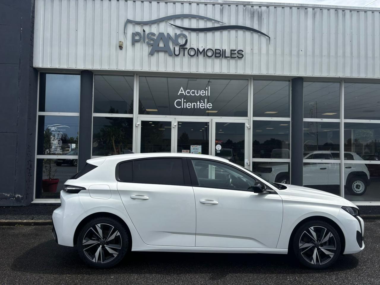 {marque}-{modele}-{version}