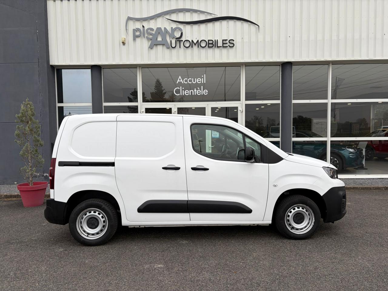 {marque}-{modele}-{version}