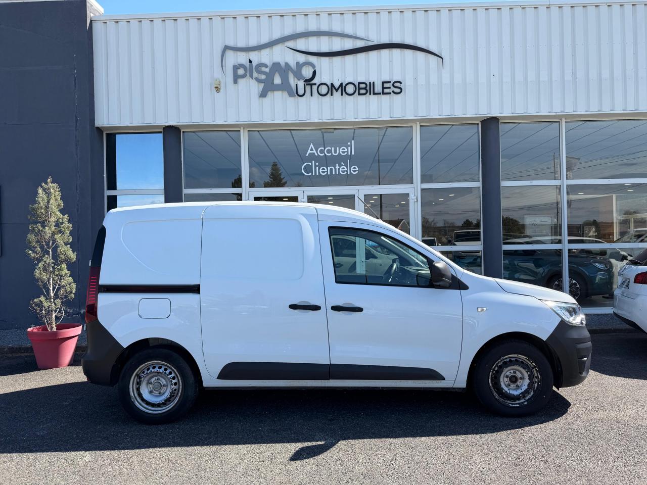 {marque}-{modele}-{version}