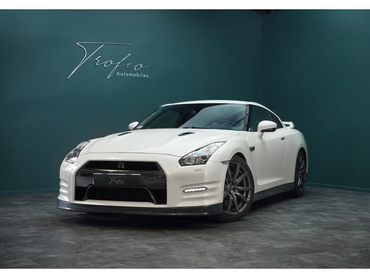 NISSAN GT-R