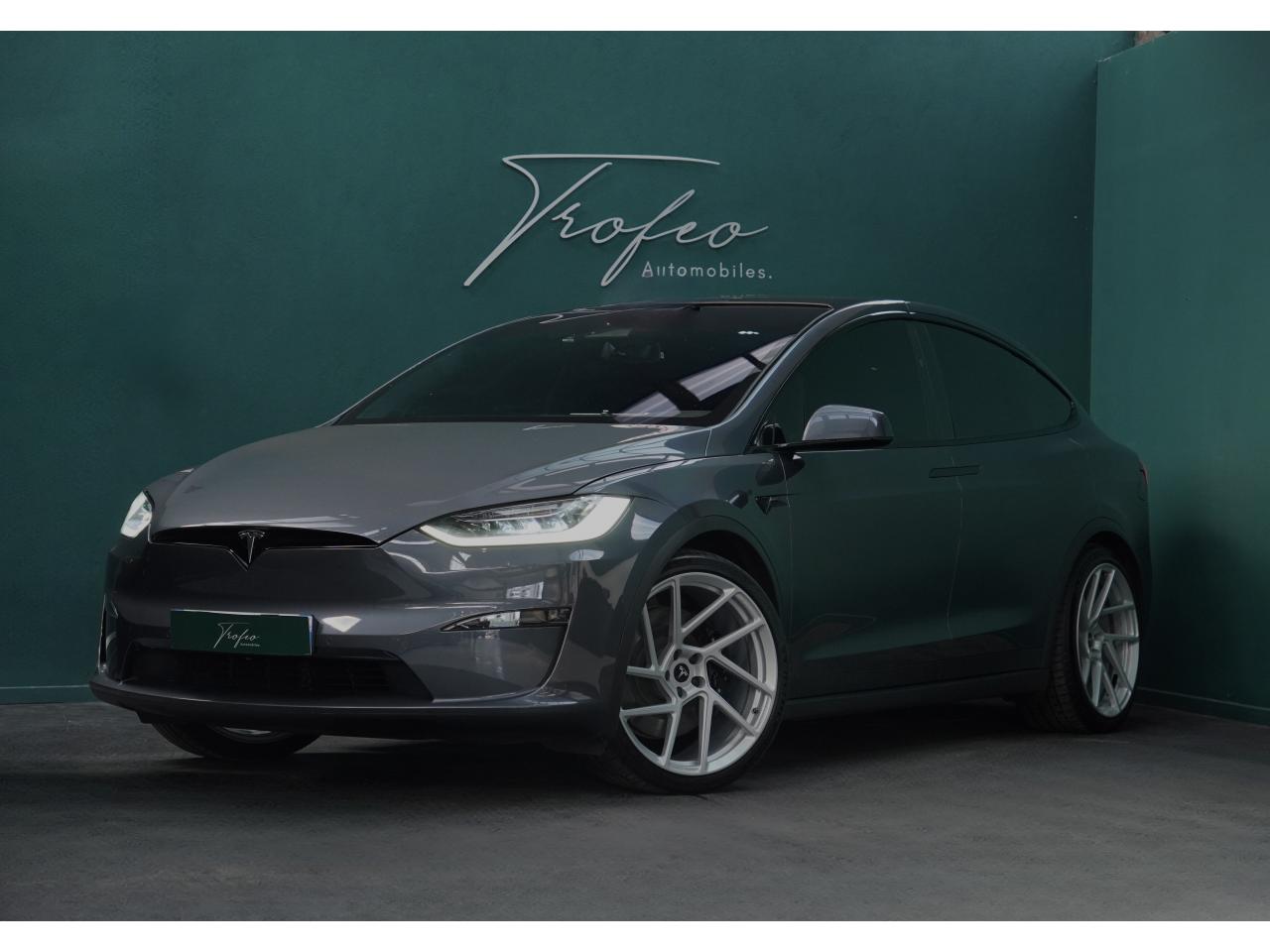 TESLA MODEL X