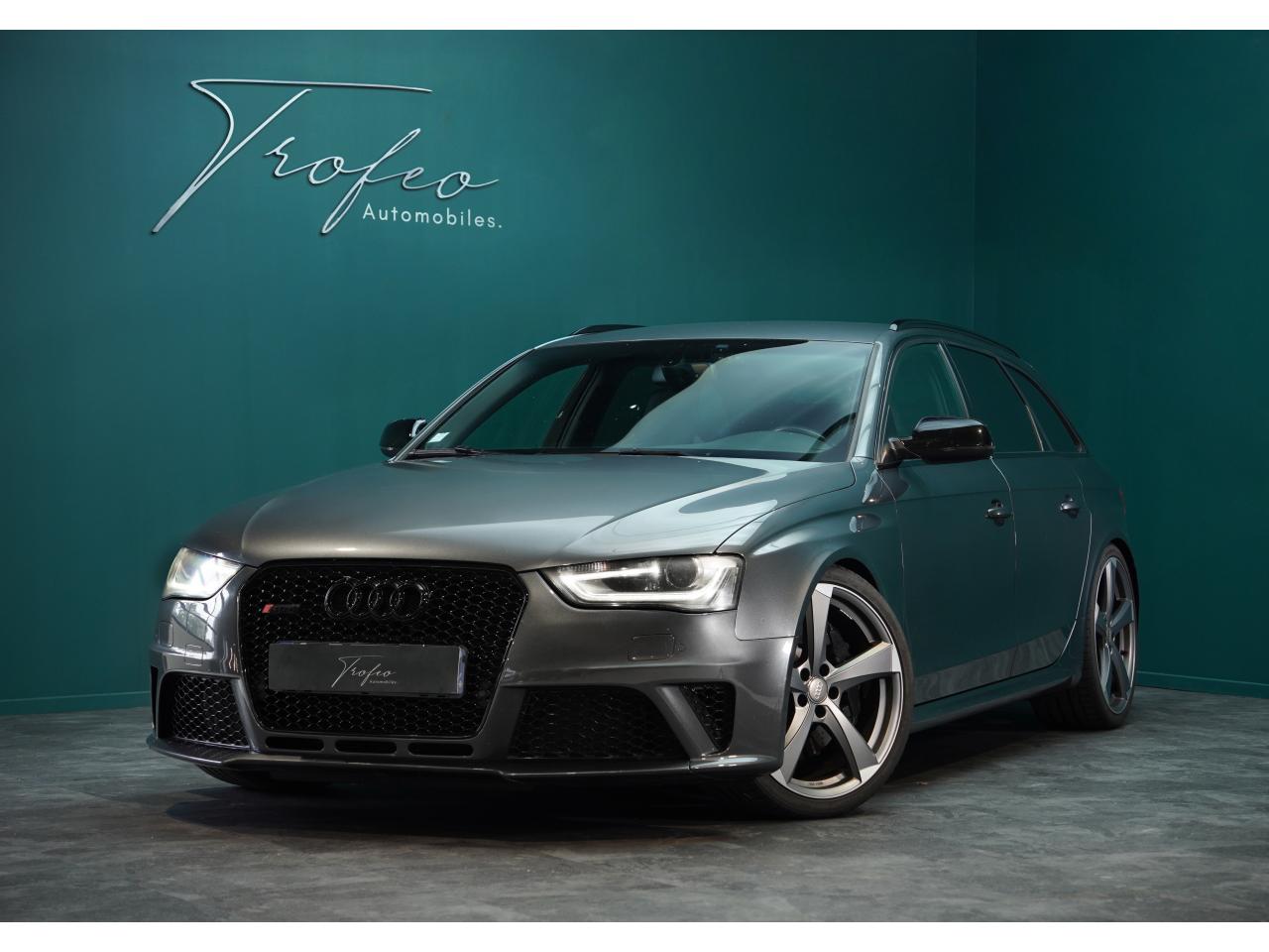 AUDI RS4 AVANT