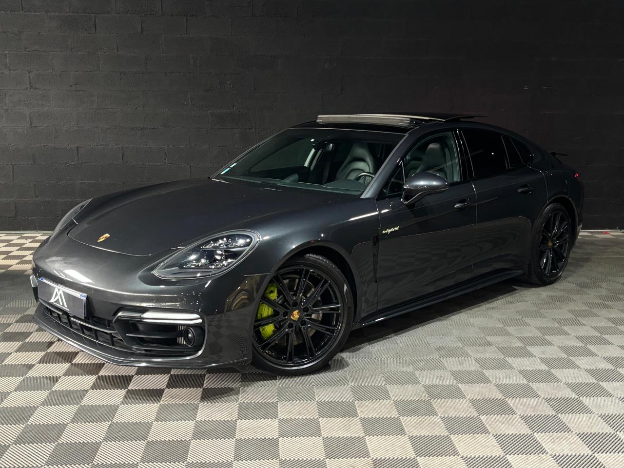 PORSCHE PANAMERA