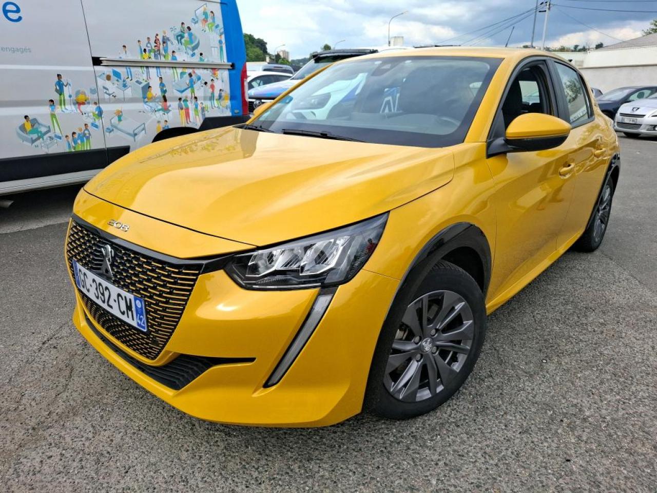 PEUGEOT 208