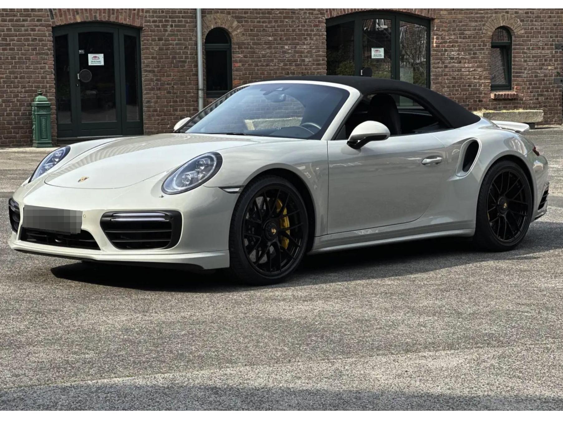 PORSCHE 911