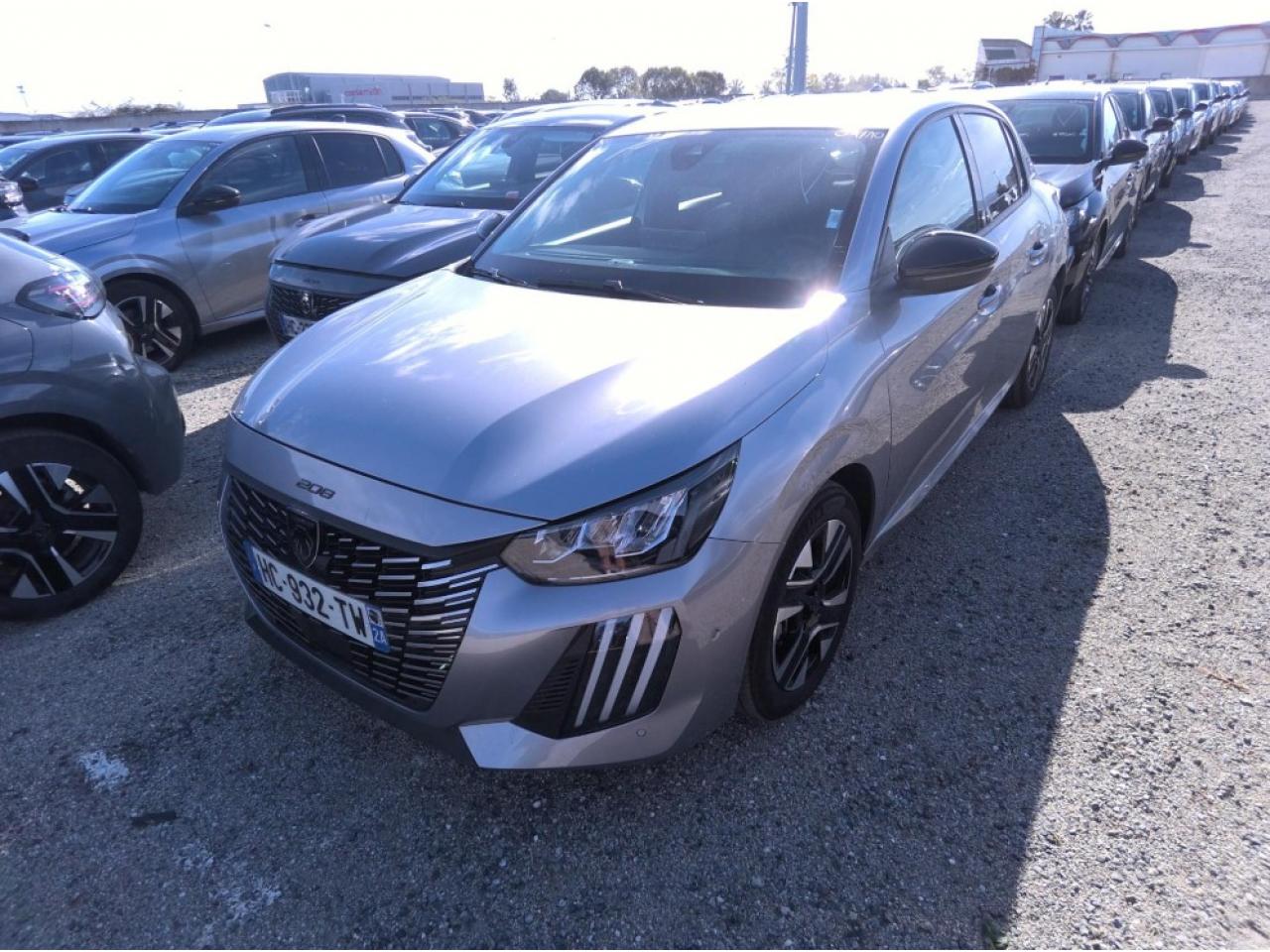 PEUGEOT 208