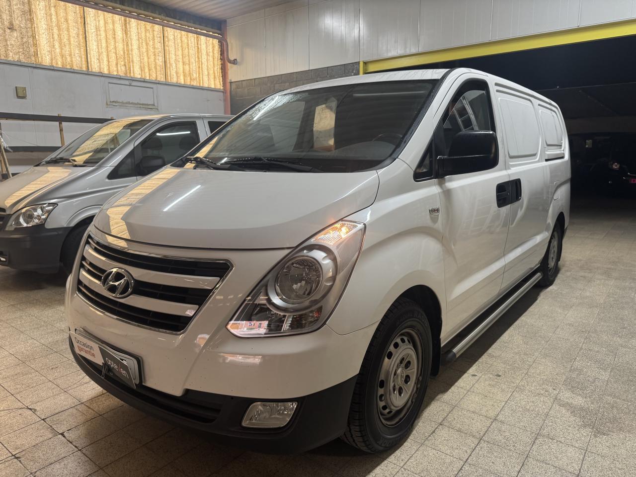 HYUNDAI H1