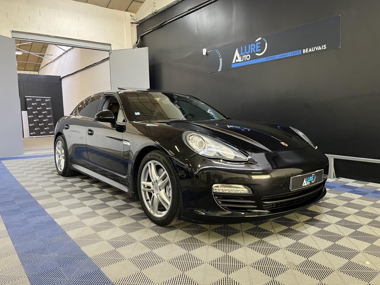 PORSCHE PANAMERA