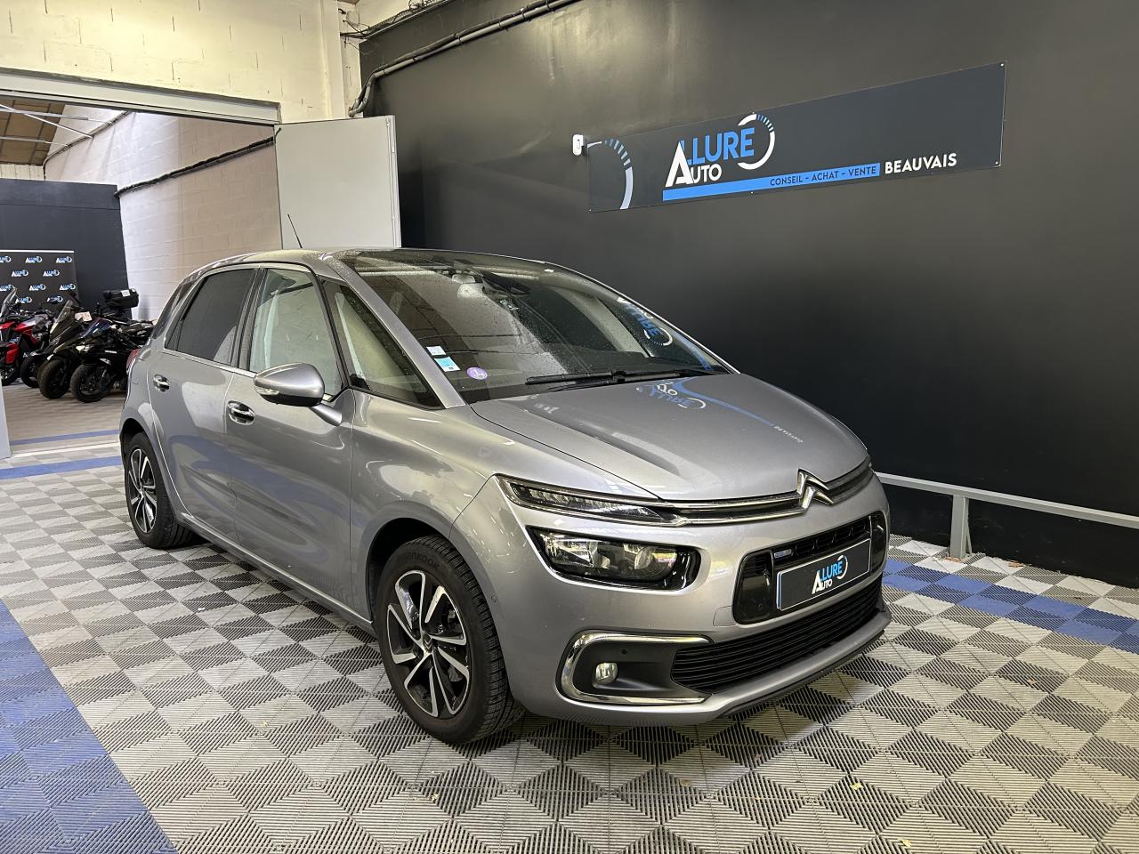 CITROEN C4 PICASSO 1.2 PureTech 130 EAT6  Shine / Distribution OK + Attelage + Camera