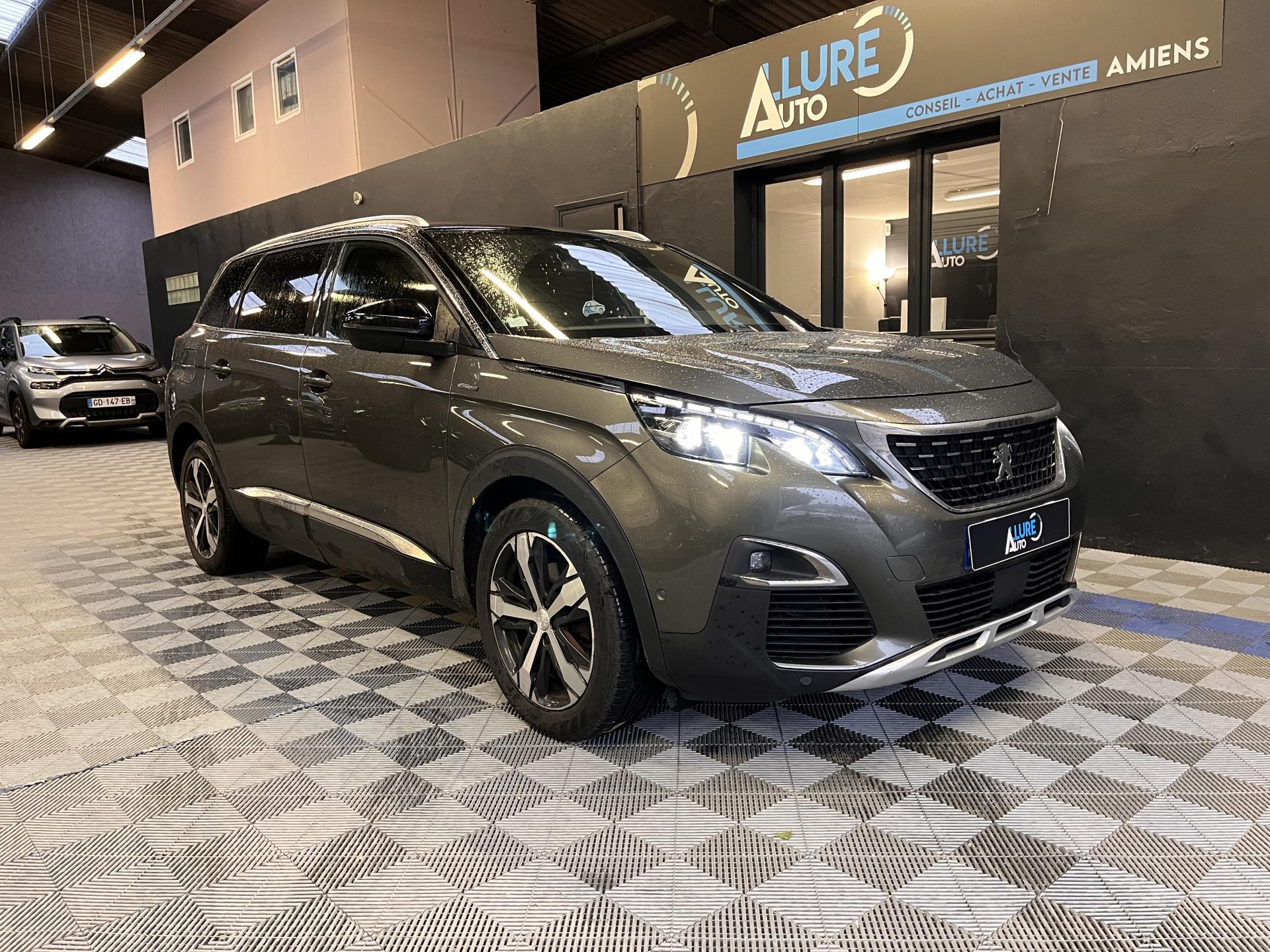 PEUGEOT 5008