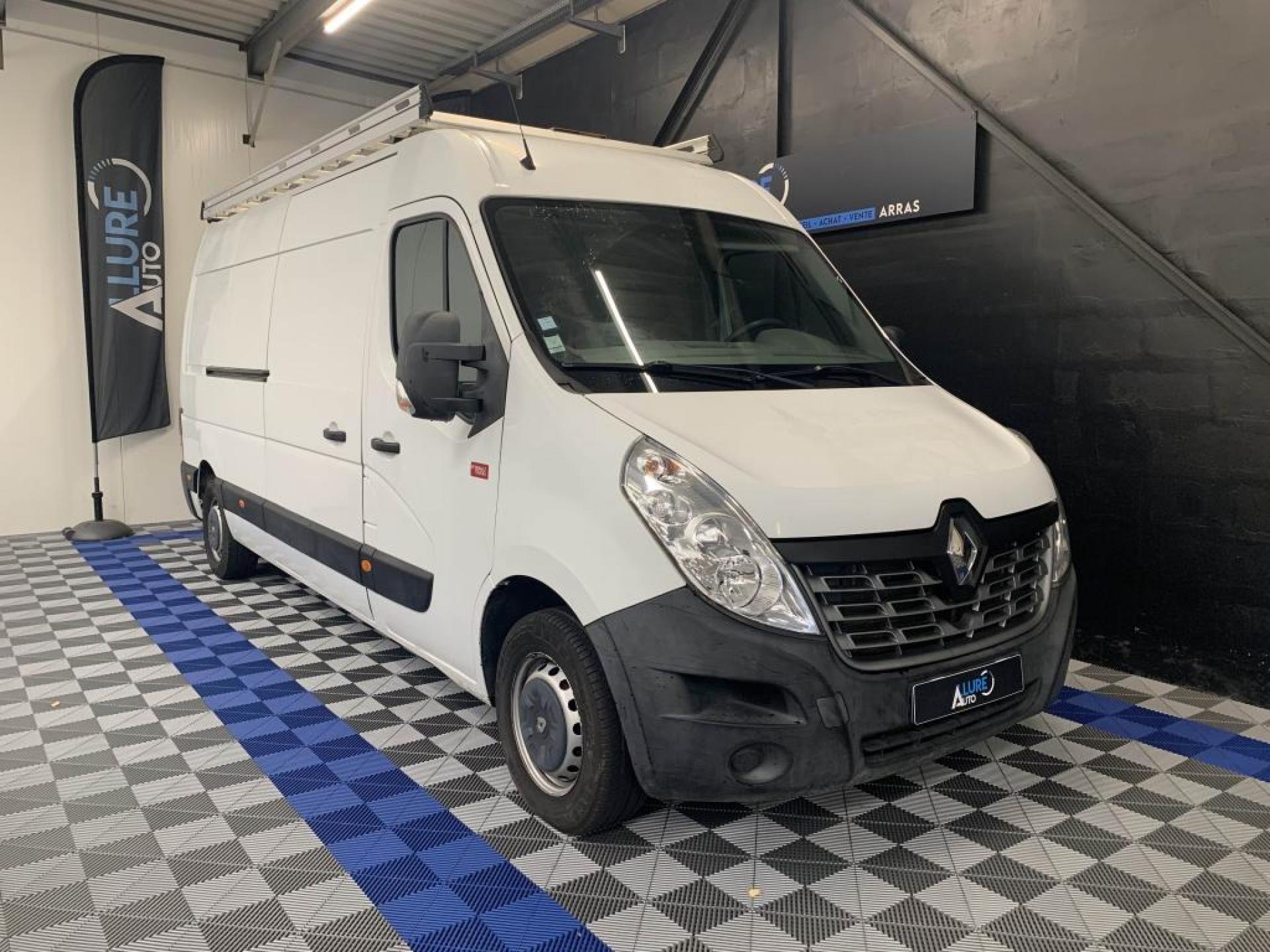 RENAULT TRUCKS MASTER Confort F3500 L2H3 2.3 dCi 130 - TVA Récupérable - Galerie - Attelage - Echelle