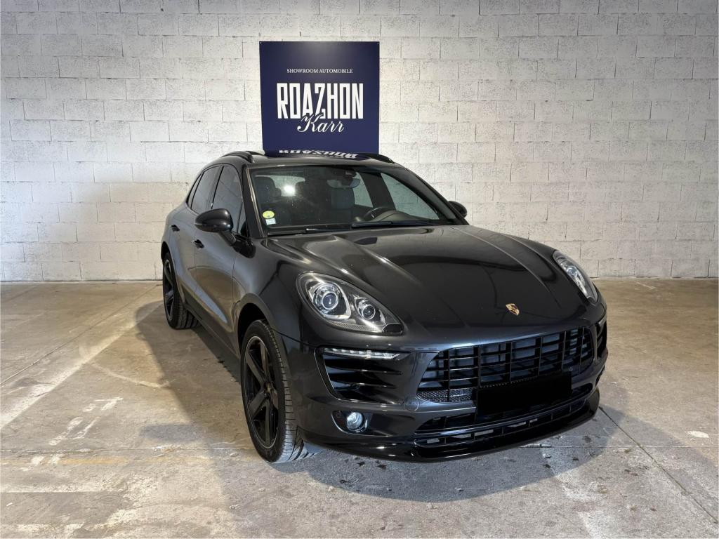PORSCHE MACAN