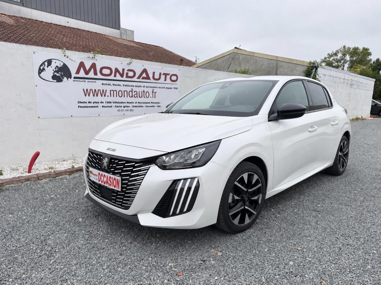 PEUGEOT 208