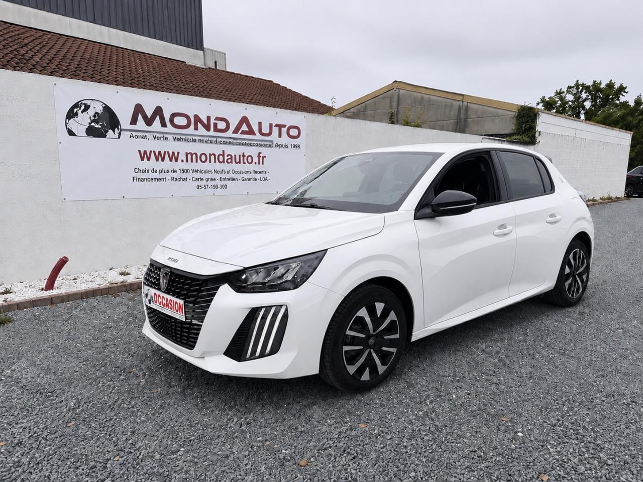 PEUGEOT 208