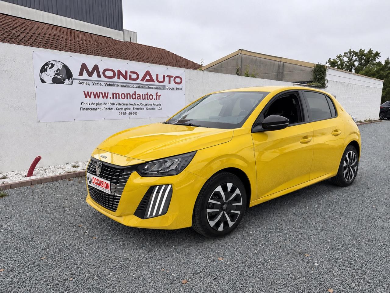 PEUGEOT 208