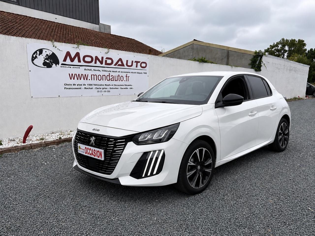 PEUGEOT 208