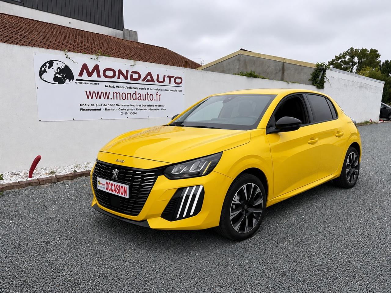 PEUGEOT 208