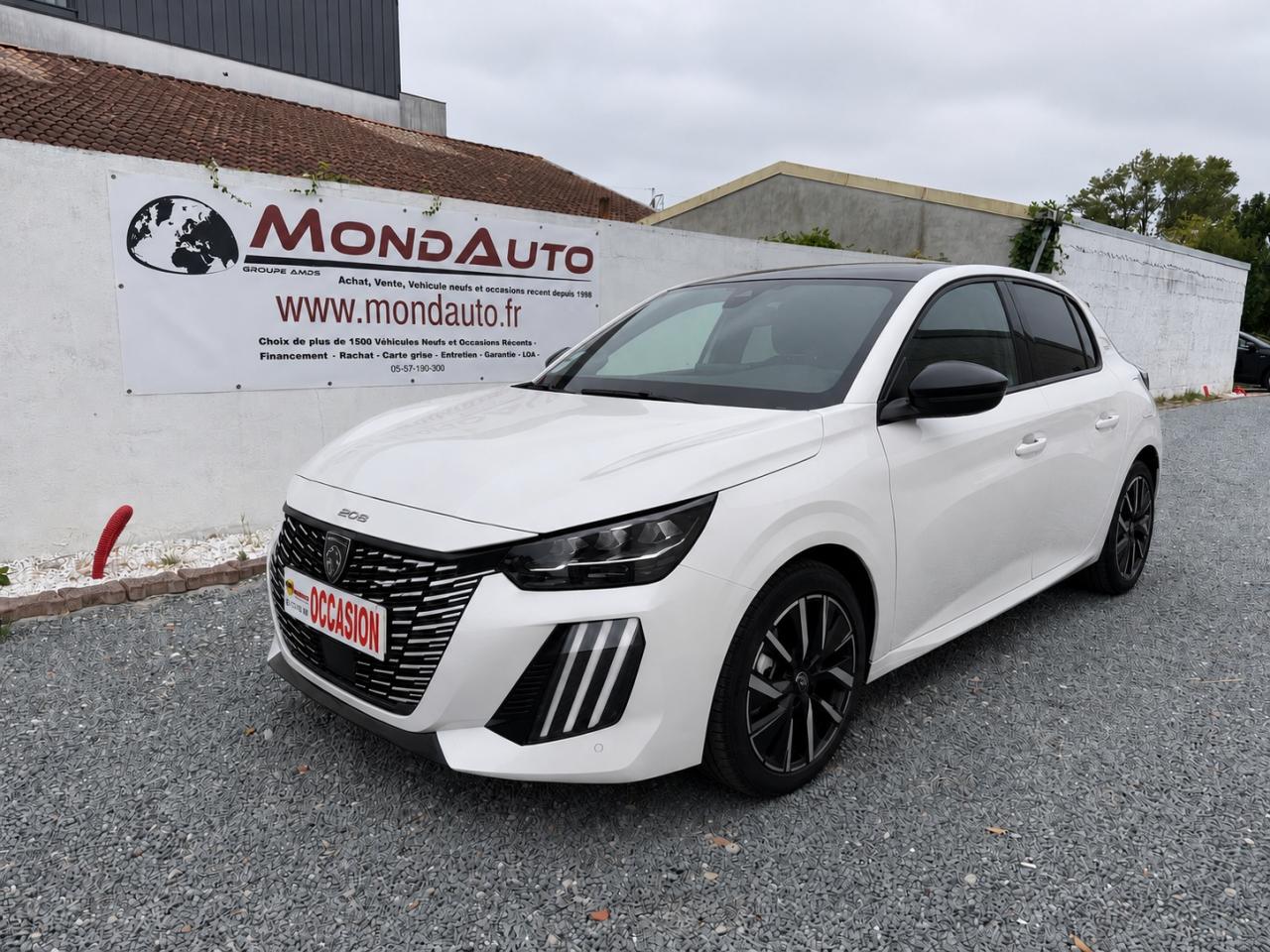 PEUGEOT 208