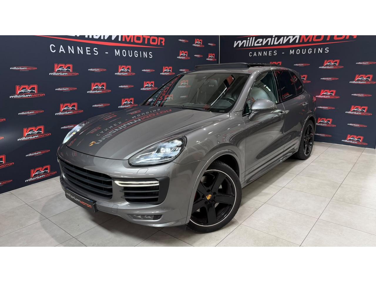 PORSCHE CAYENNE