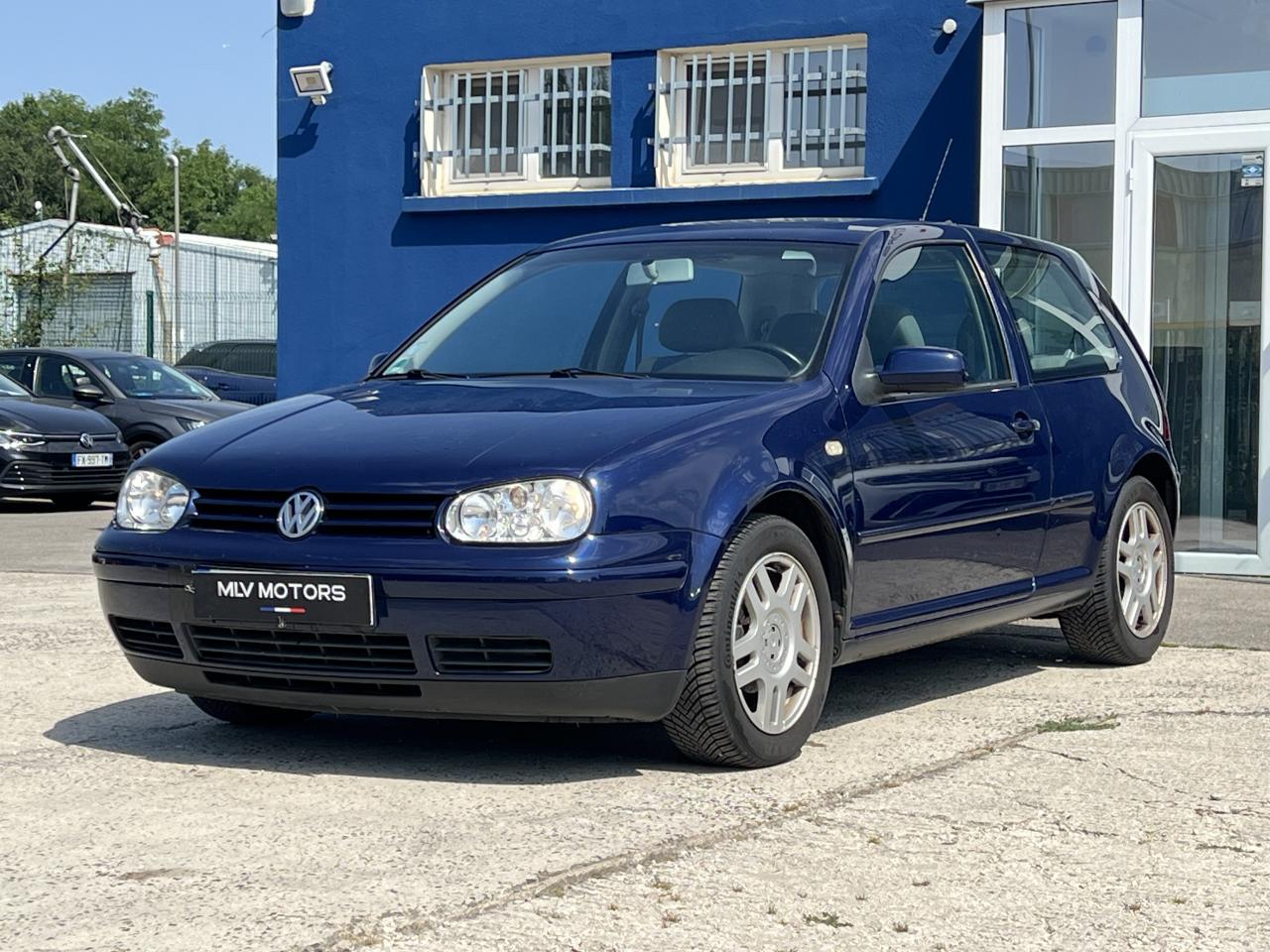 VOLKSWAGEN GOLF