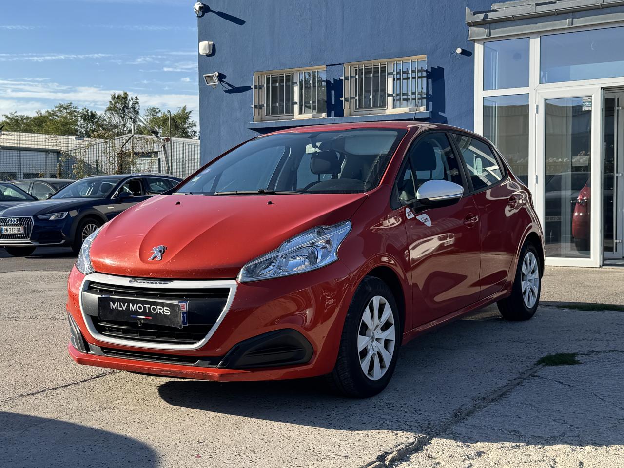 PEUGEOT 208