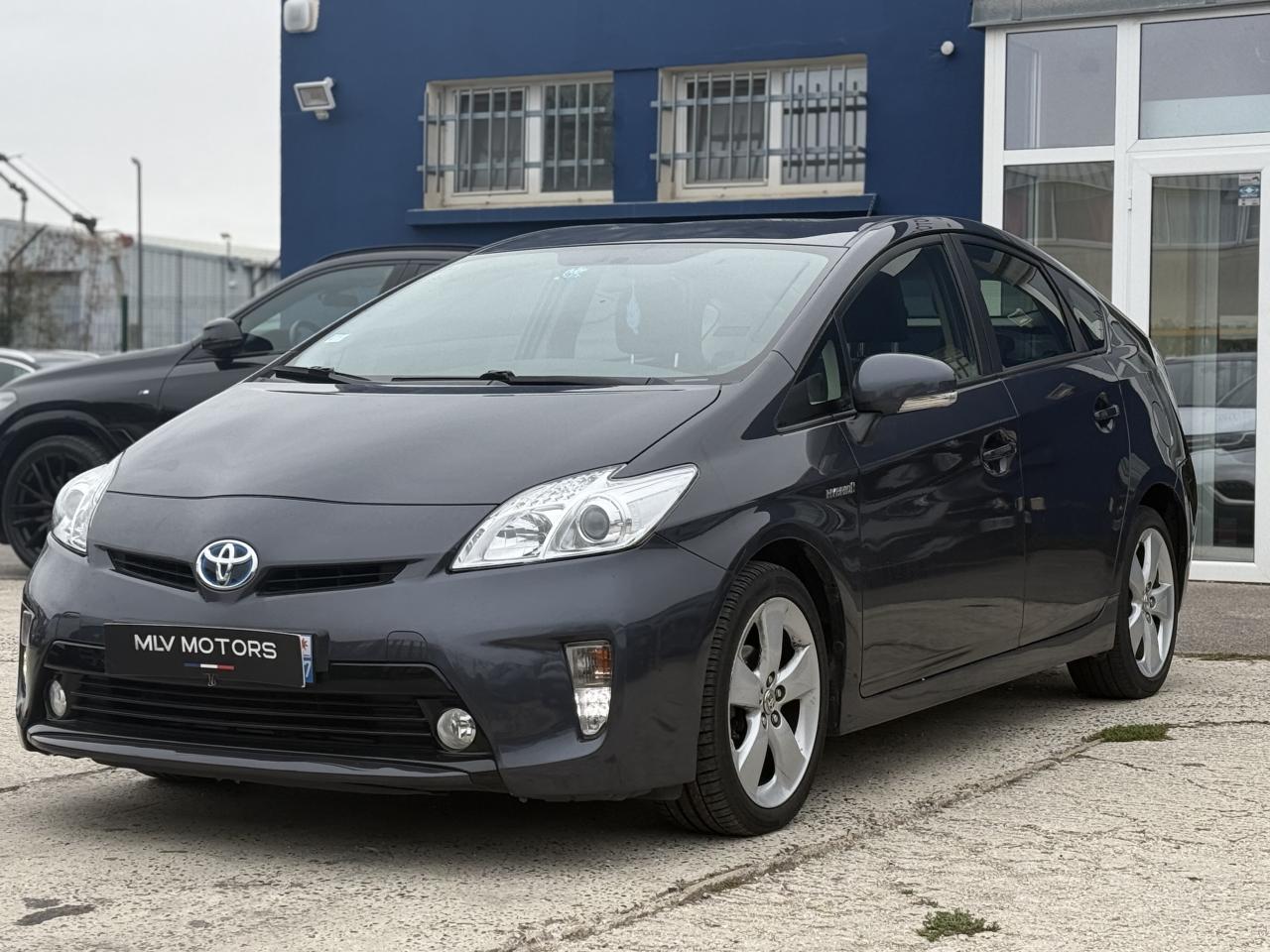 TOYOTA PRIUS