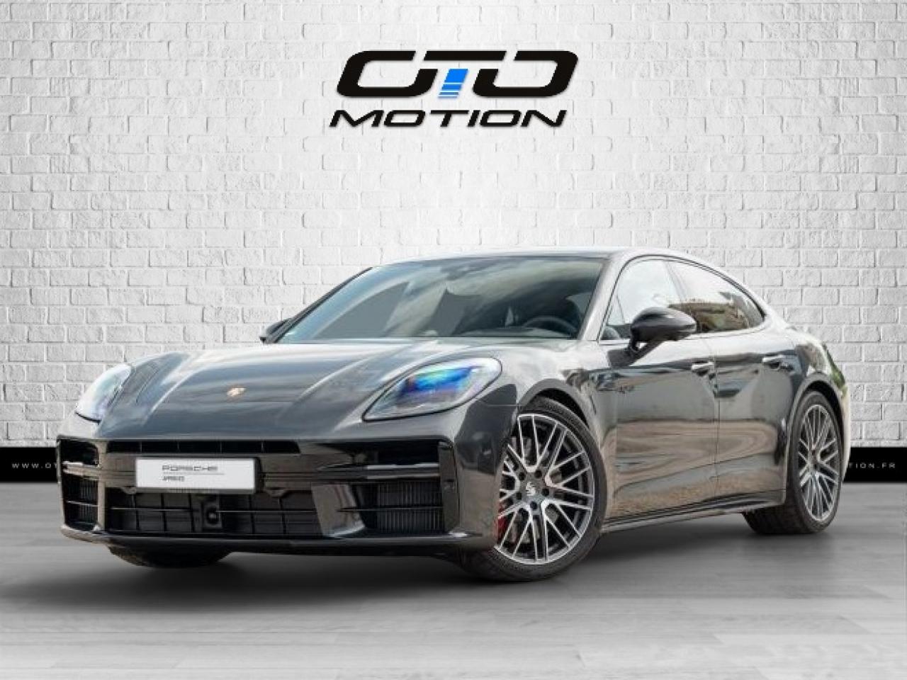 PORSCHE PANAMERA