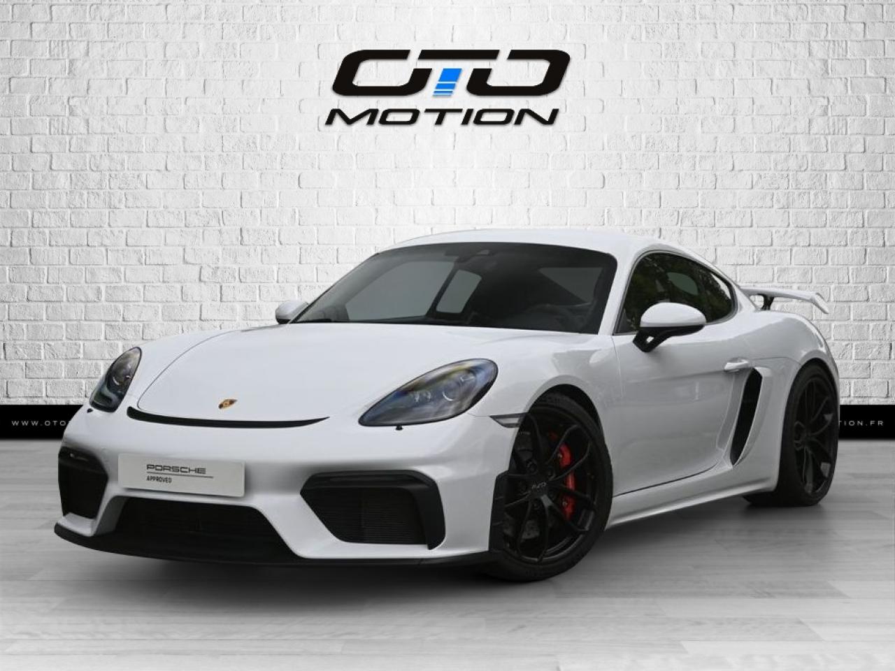 PORSCHE 718 CAYMAN GT4