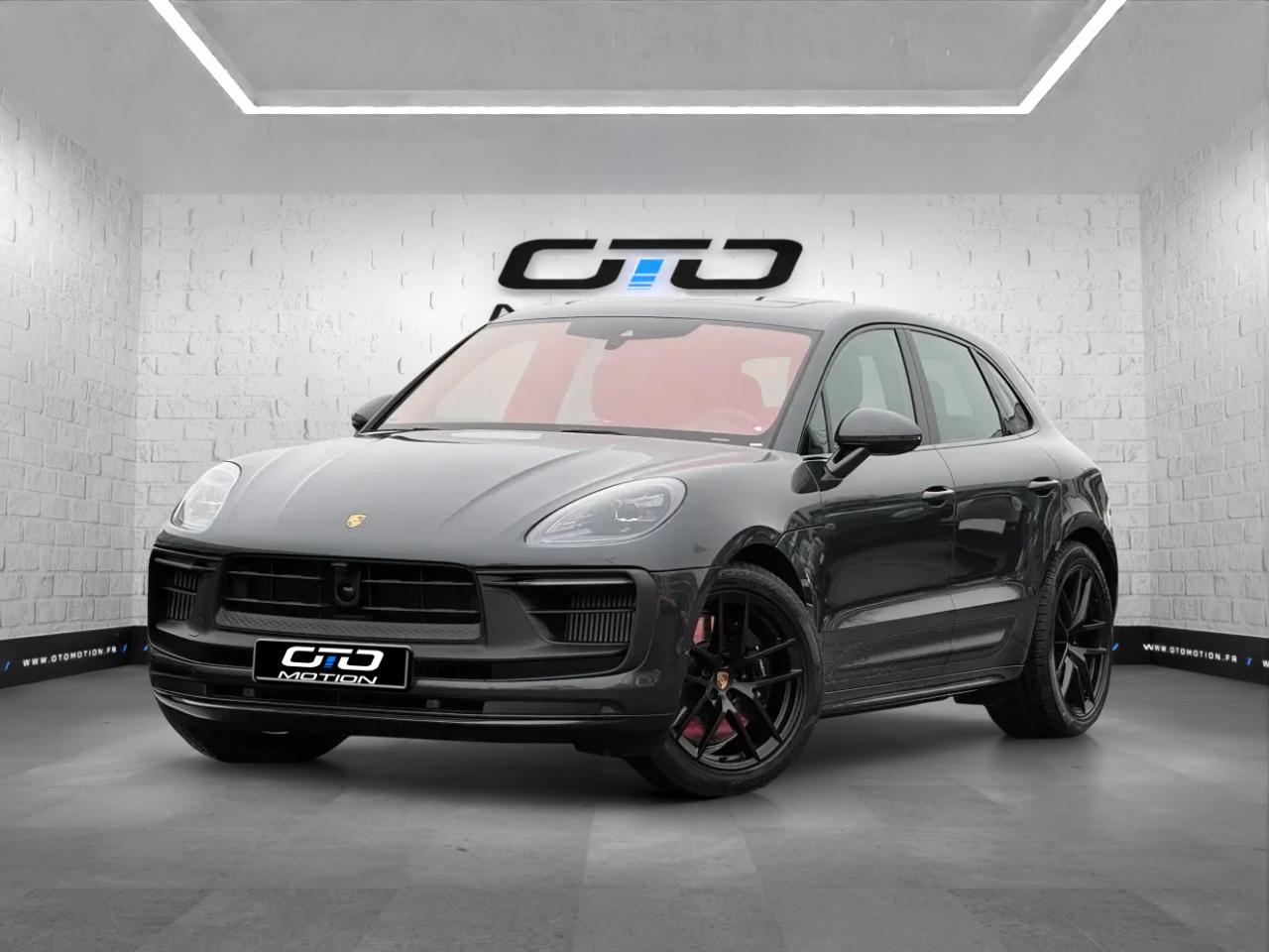 PORSCHE MACAN