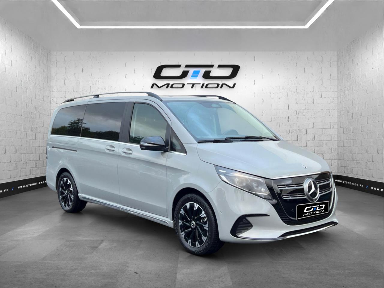 MERCEDES EQV