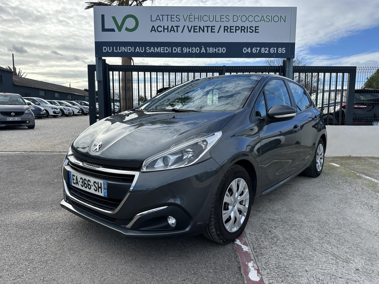PEUGEOT 208