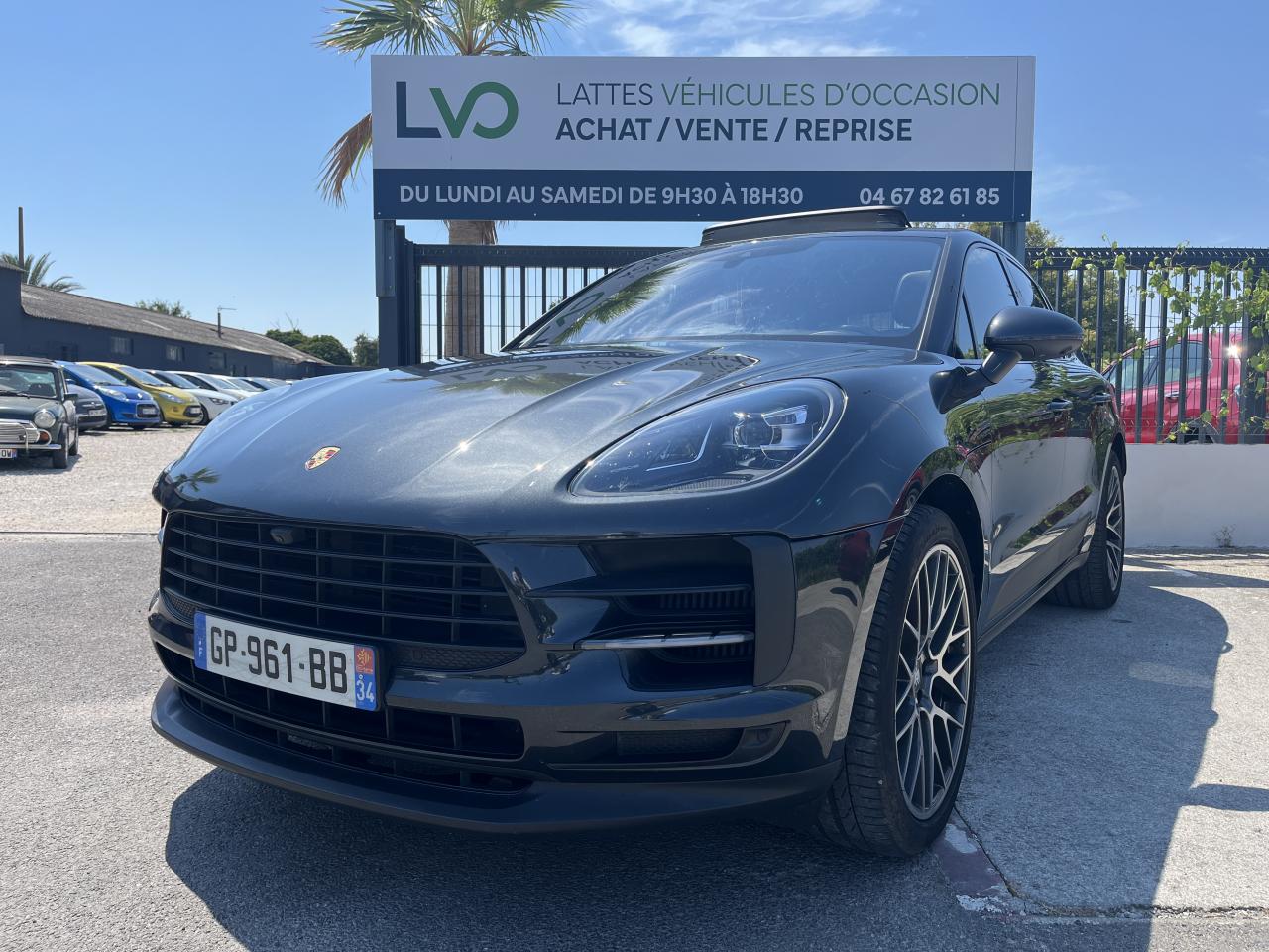 PORSCHE MACAN
