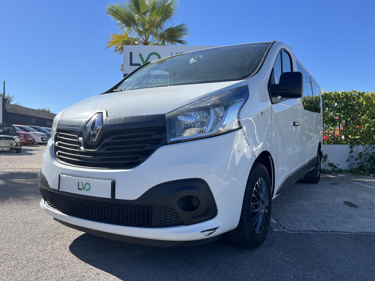 RENAULT TRAFIC