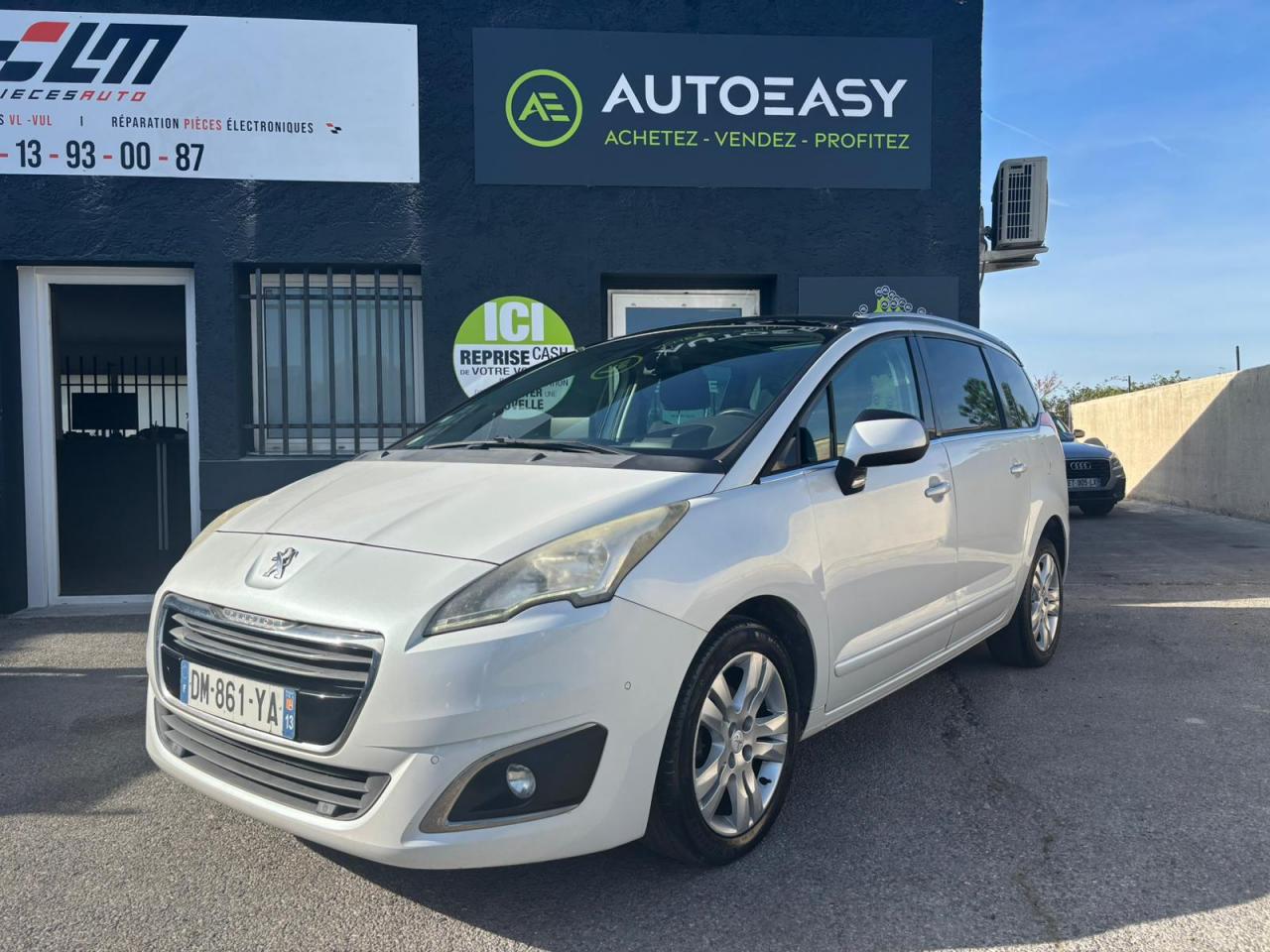 PEUGEOT 5008