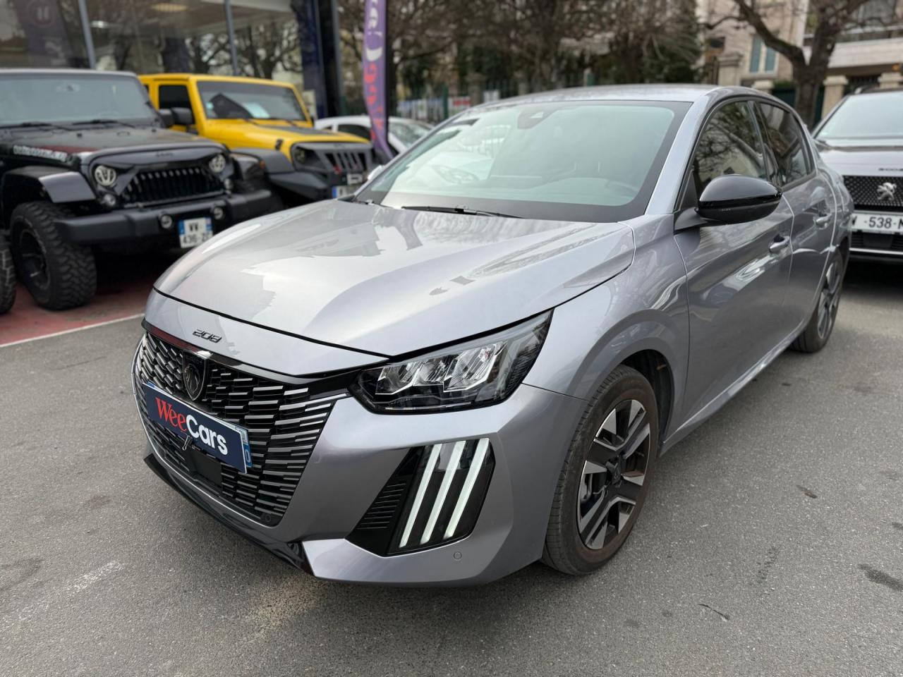 PEUGEOT 208
