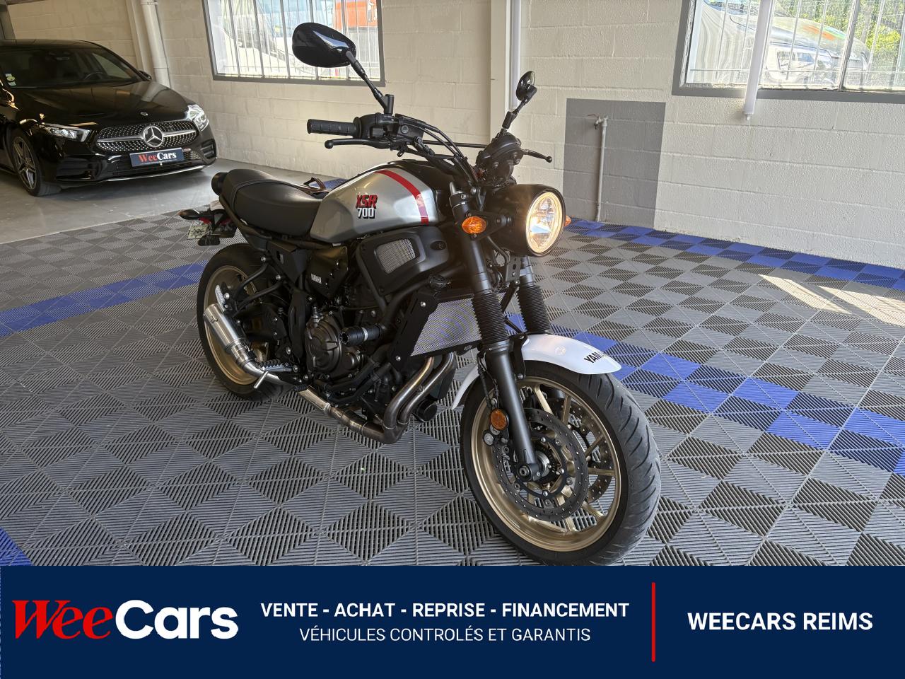 yamaha XSR x tribute iconic