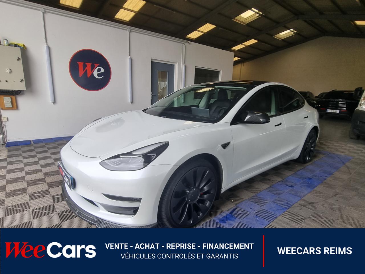 TESLA MODEL 3
