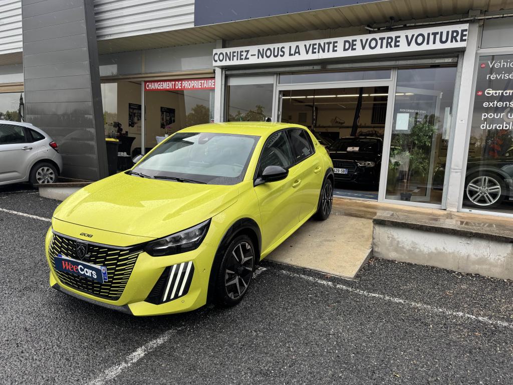 PEUGEOT 208