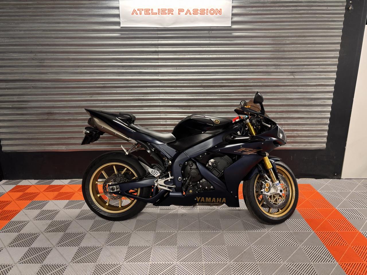 YAMAHA YZF-R1 1000 SP