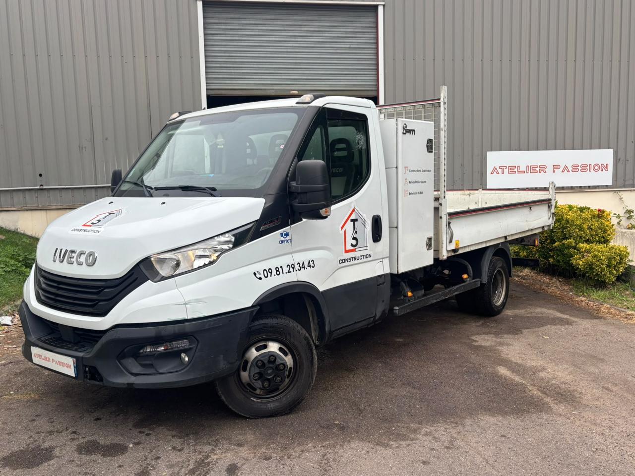 IVECO DAILY « IVECO 35C18HA8 ? 3.0 180 ch Hi-Matic 8 rapports ? benne acier 3T20 + coffr