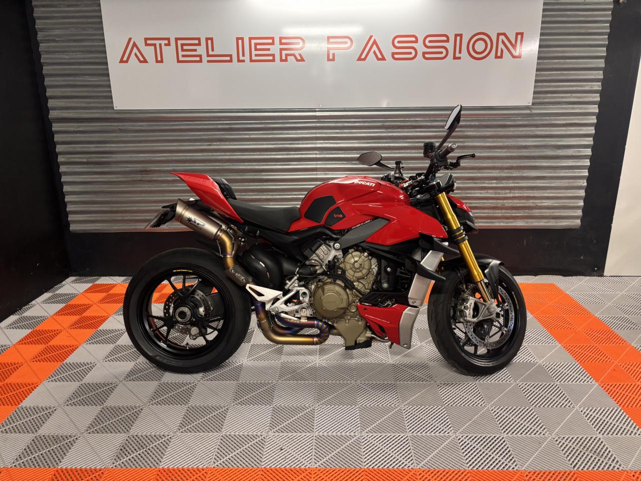 DUCATI STREETFIGHTER V4 S