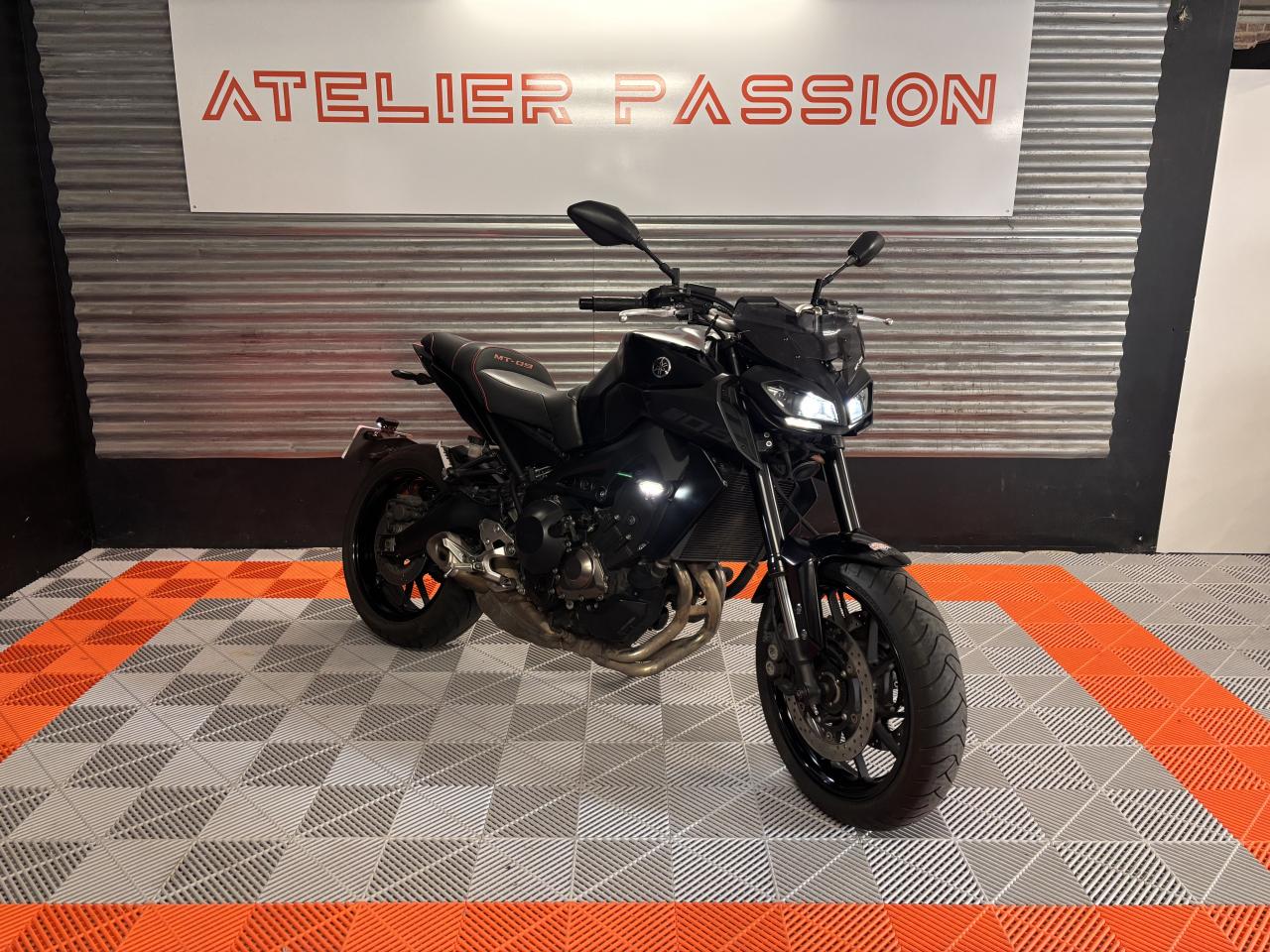 YAMAHA MT 09