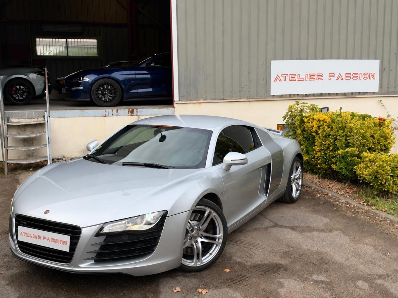 AUDI R8