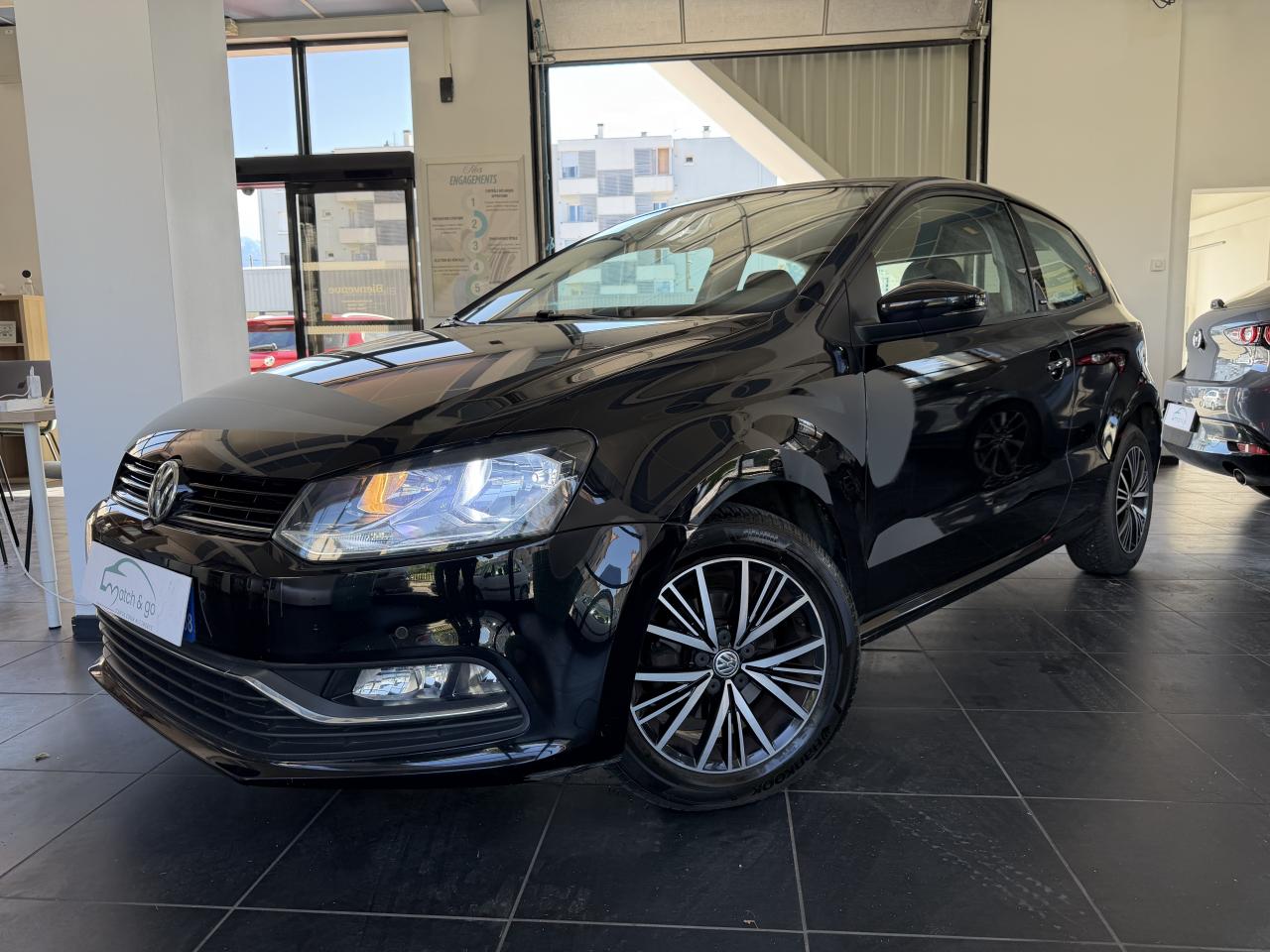 VOLKSWAGEN POLO