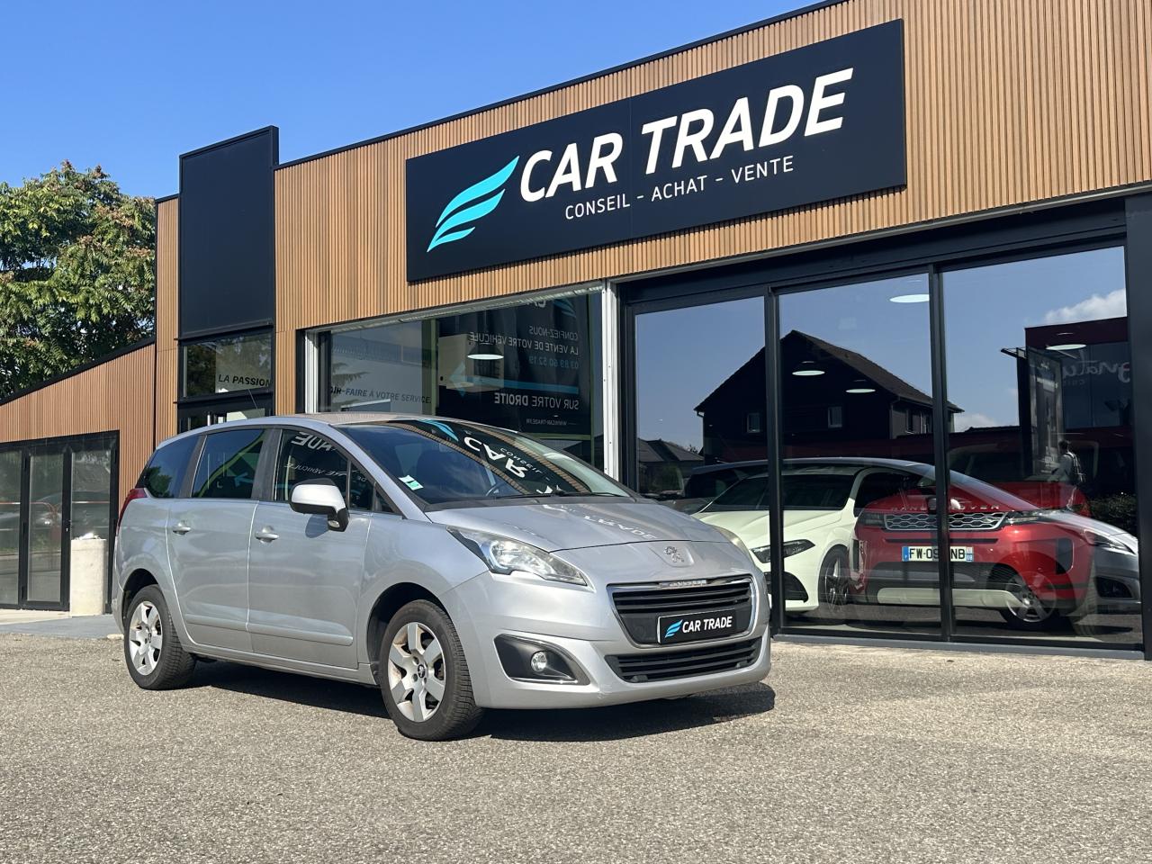 PEUGEOT 5008
