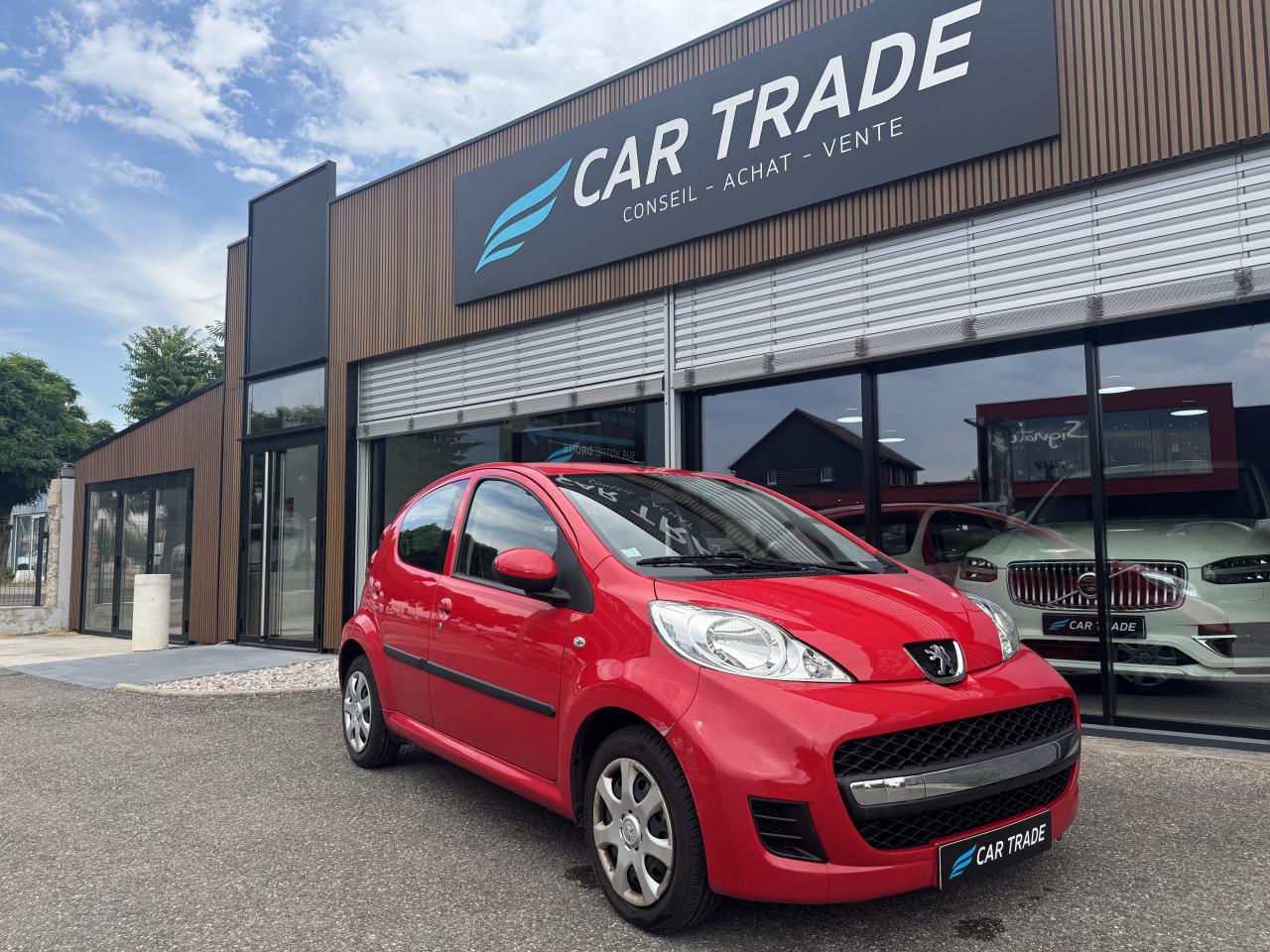 PEUGEOT 107 1.0i 68CH - TRENDY PHASE 2 - CLIMATISATION - SUIVI PEUGEOT
