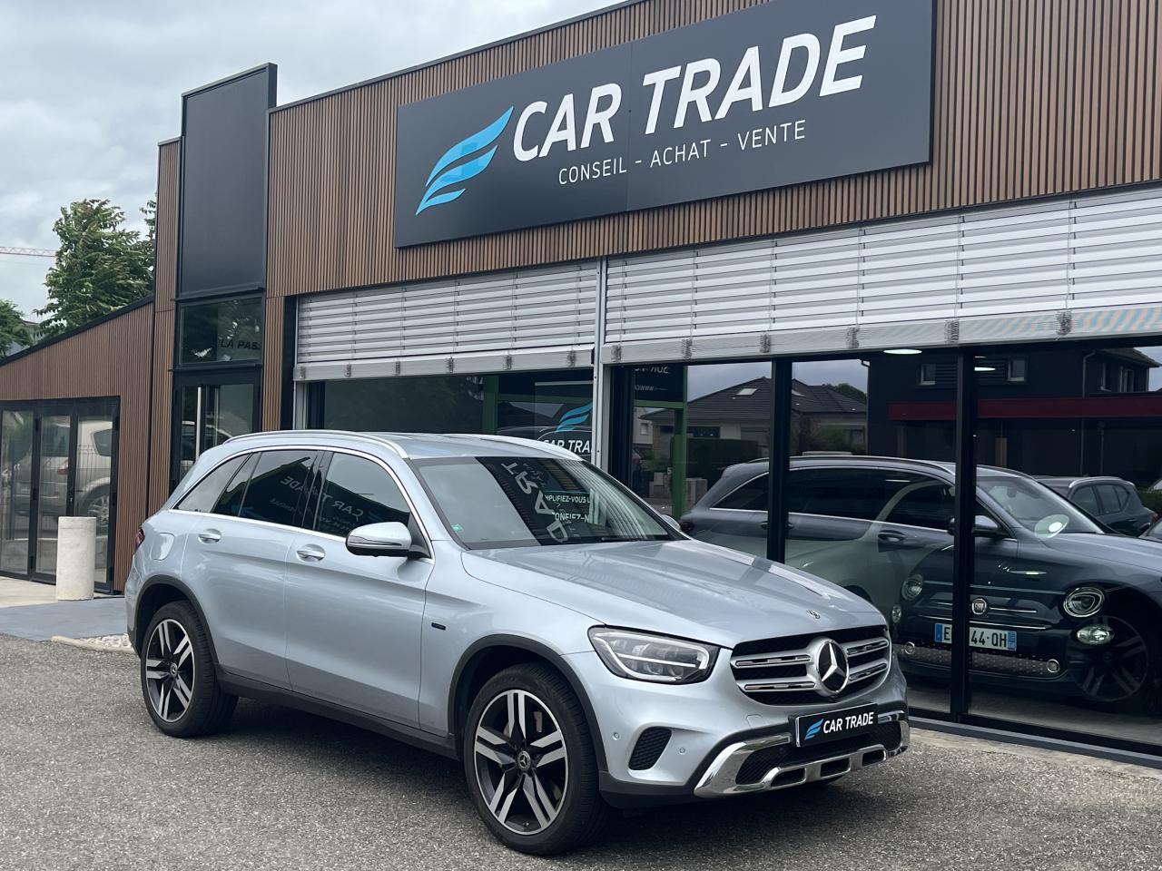 MERCEDES GLC